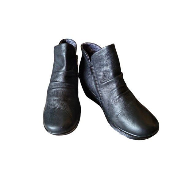 Skechers Black Leather Platform Booties Ankle Boots Size 10 - Picture 1 of 6